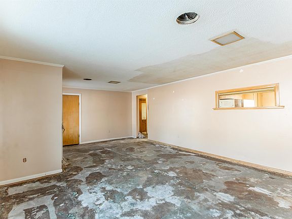 5th image of 706 S Walnut St