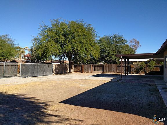 4th image of 1882 Smoketree Dr