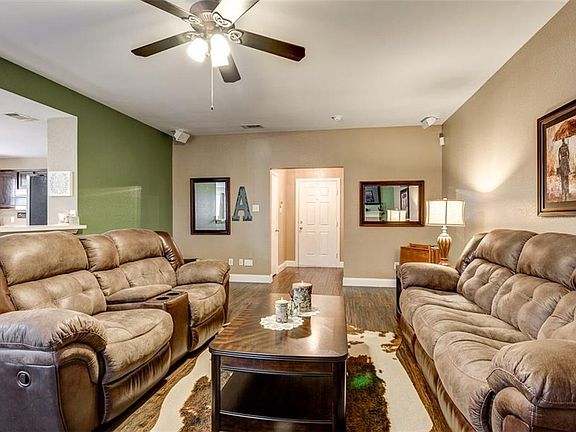 5th image of 1028 Waterview Dr