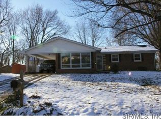 3859 Tanbark Dr, Swansea, IL