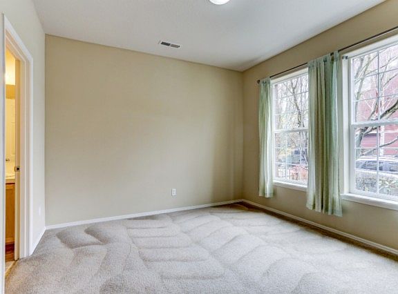 3rd image of 6073 NE Alder St