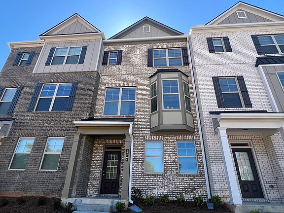 2nd image of 572 Amarante Cir