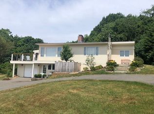 16 Drumlin Rd, Rockport, MA 01966