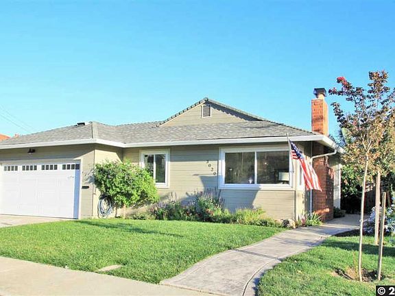 2nd image of 3020 Sheldon Dr