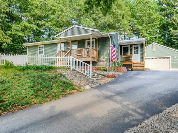 35 Dudley Rd, Oxford, MA 01540