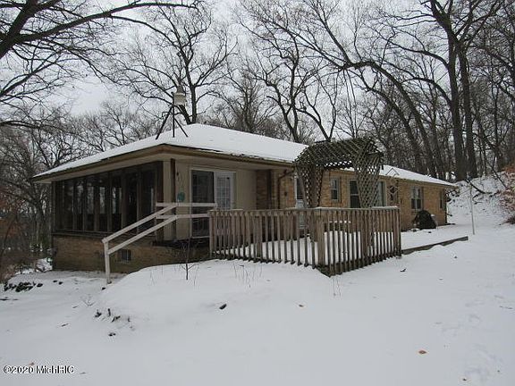 4th image of 212 Dogwood Trl