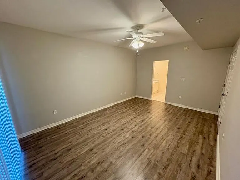 406 Westlake Ct — Photo 14