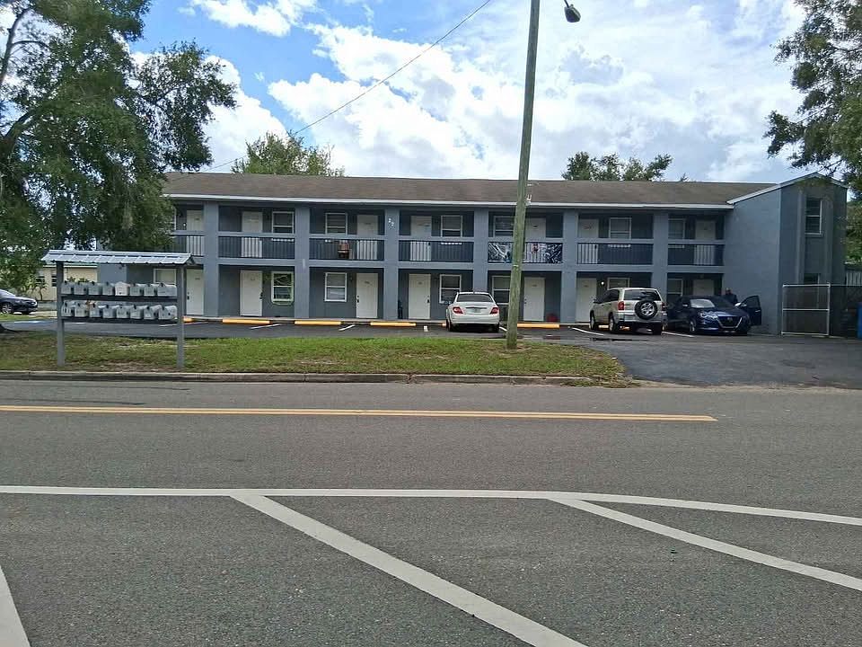 1st image of 27 W Crystal Ave #202