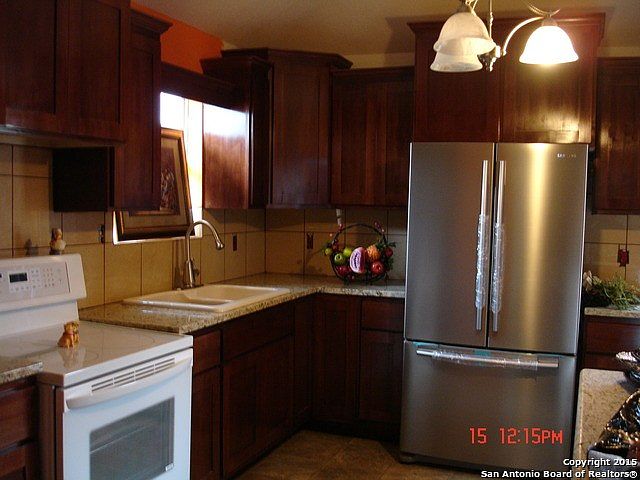 1st image of 215 Flores Oaks Dr