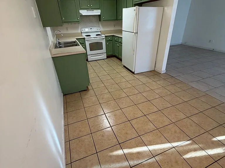 10-12 Jessie Head Dr NW — Photo 4