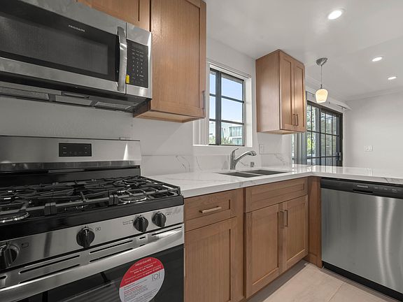 4th image of 1520 1/2 Vista St #202