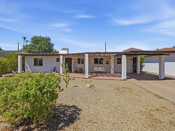 2nd image of 4846 E Fairmount Avenue