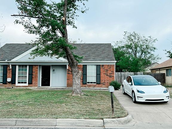 2nd image of 3913 Springside Dr