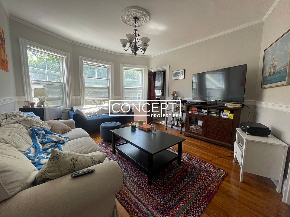 1st image of 21-23 Sparks St #1
