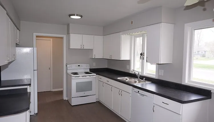 222 S Whitney Way — Photo 13