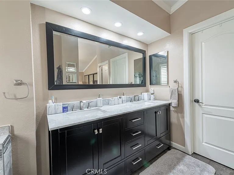 10 Valley Crest Rd — Photo 30