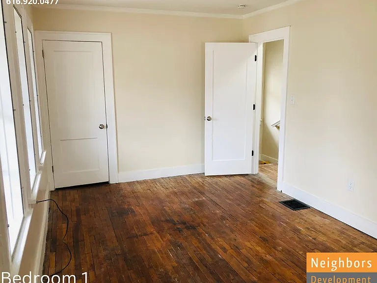 1139 Walker Ave NW — Photo 24