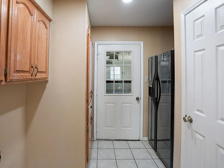 300 E Short St — Photo 29