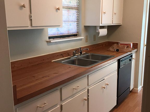 3rd image of 2216 Branbury Ln