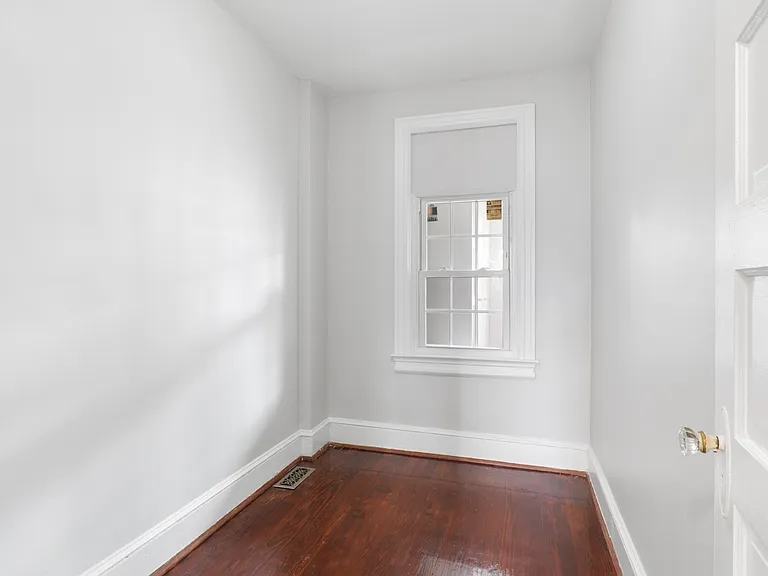 209 Douglas St NE — Photo 21