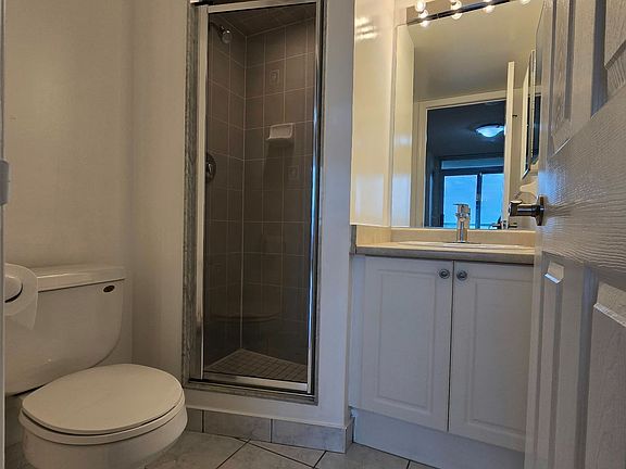 4th image of 18 Spring Garden Ave #1107