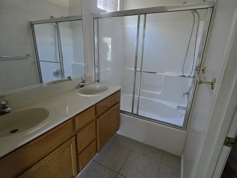 5128 Hereford Ct — Photo 12