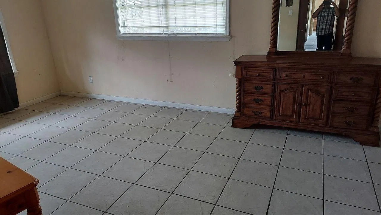 3 bed, 2007 sqft, $1,950 — Photo 2