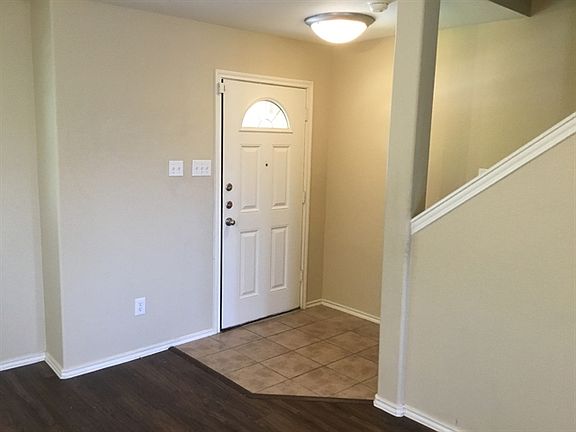 2nd image of 1127 Magnolia Fld