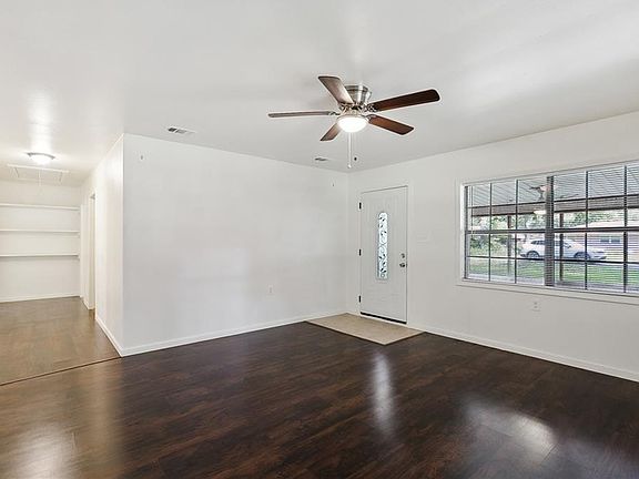 5th image of 1059 Sunshine Dr