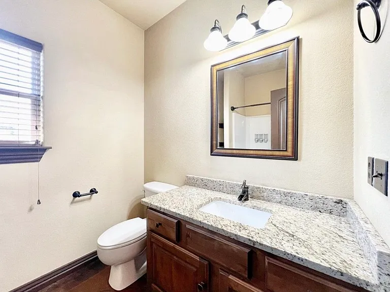 11890 Club House Pkwy — Photo 9
