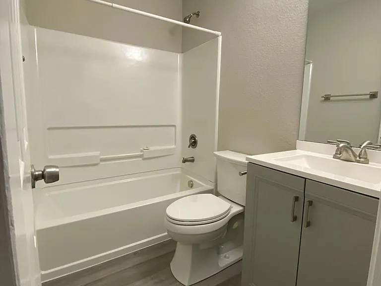 2423 Lydia Ave — Photo 5