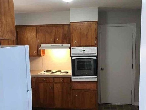4th image of 6801 E 99th St