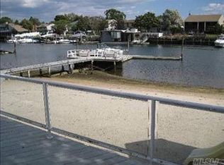 2376 Legion St, Bellmore, NY 11710