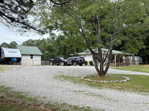 4th image of 909 Buddy Vines Camp Rd
