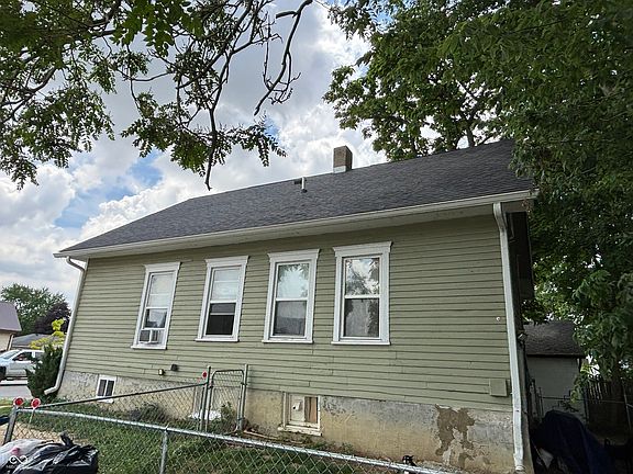 4th image of 438 Colescott St