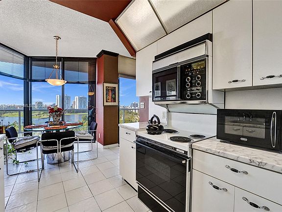 4th image of 20281 E Country Club Dr APT 903