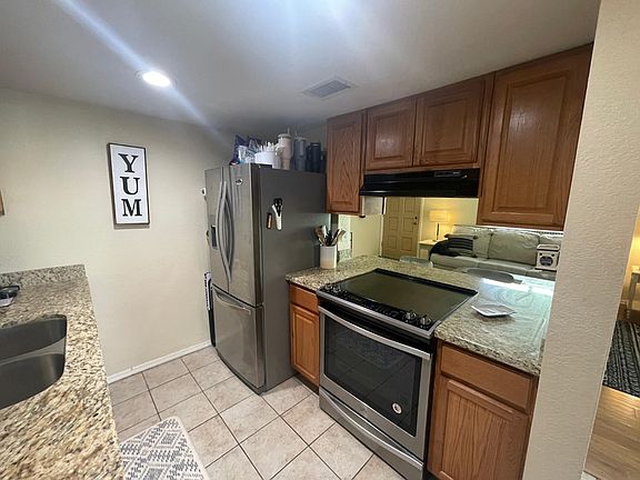 5th image of 715 E Cochise Dr