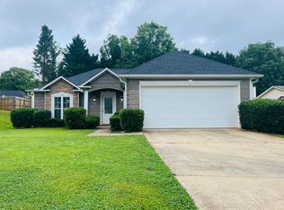 111 Dixie Creek Dr, Lagrange, GA 30240