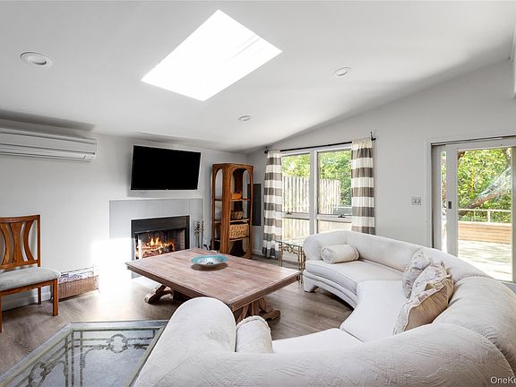 3rd image of 313 Fire Island Boulevard