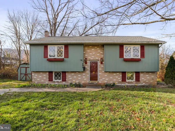 496 Royal Ave, Strasburg, VA 22657