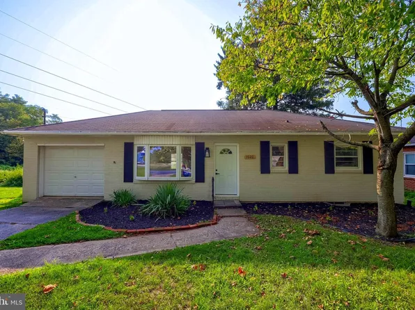 1020 Hanover Rd, York, PA 17408