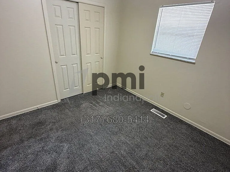 228 S Green St #B — Photo 12