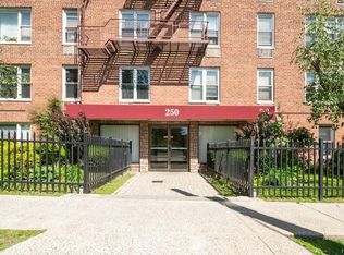 250 N Broadway APT 2D, Yonkers, NY