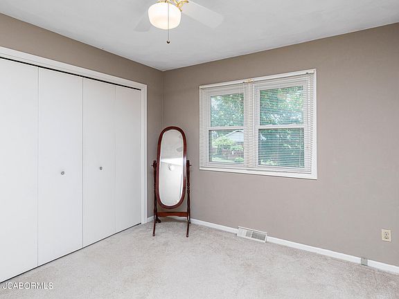 5th image of 2204 Anderson Dr