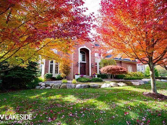 3rd image of 55991 Ashbrooke Dr E