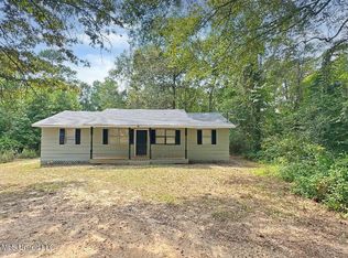 64 Hicks Ln, Laurel, MS 39443