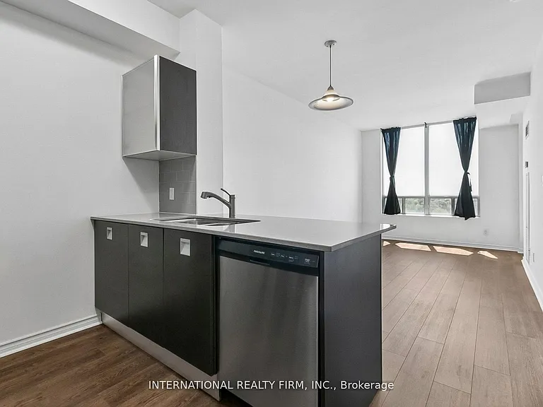 3391 Bloor St W #1011 — Photo 22