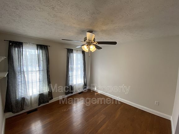 4th image of 10809 Hamiltons Crossing Dr