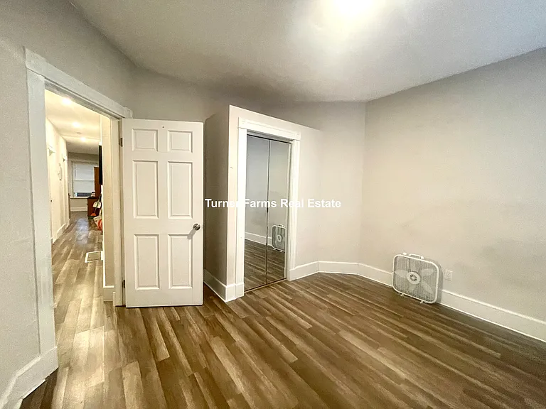 45 Crescent Ave #1R — Photo 6