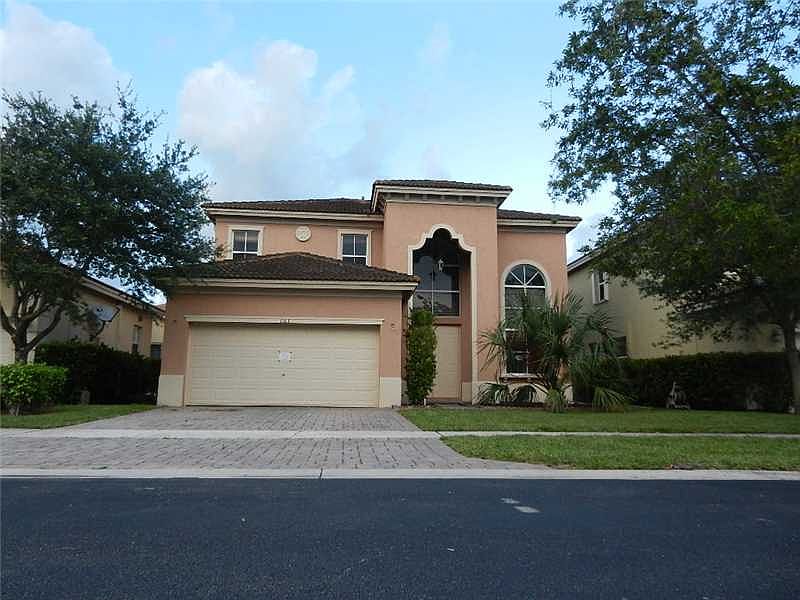 1st image of 1161 NE 37 Ave